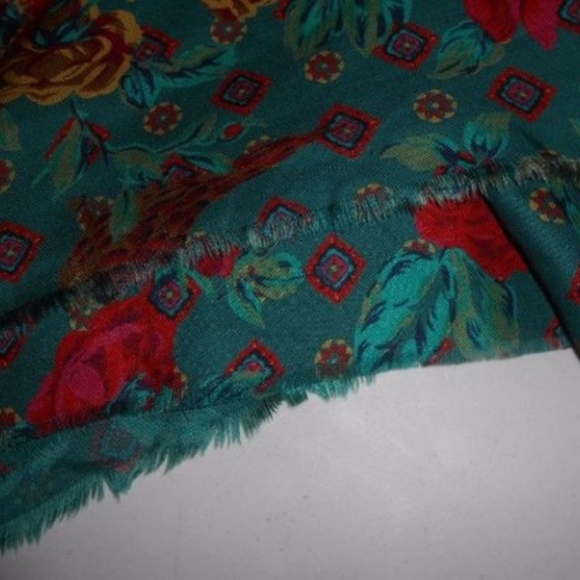 Womens Floral Roses Pheasant Woven Scarf Fringed - Picture 5 of 5